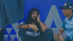 GT vs DC IPL 2025: Ishant Sharma Leaves the Field with Dehydration, Fans React on X