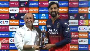 IPL 2025: DC vs RCB Award Winners, Player of the Match, Stats, Post-Match Presentation