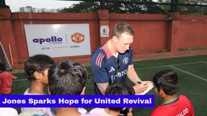 Phil Jones Backs Red Revival: Manchester United Can Still Make Champions League, Says Club Legend