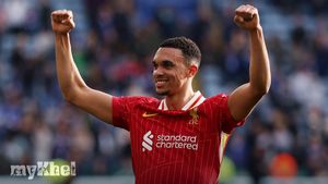Trent Alexander-Arnold Has Earned The Right To Choose His Next Move, Says Harry Kewell