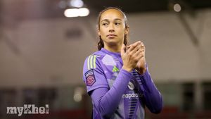 Tullis-Joyce Extends Manchester United Contract To Continue Making History