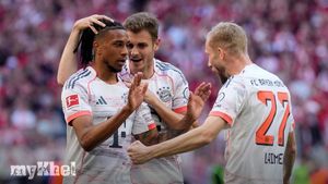 Bayern Munich Triumphs 2-0 Over Borussia Monchengladbach With Olise's Stellar Performance
