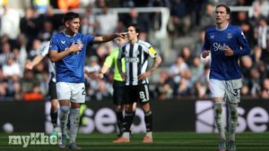 Everton Secures Carlos Alcaraz On Permanent Deal Until June 2027 Following Successful Loan