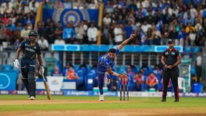 MI vs GT: Gujarat Titans register humbling Powerplay Record in IPL 2025, finish below CSK