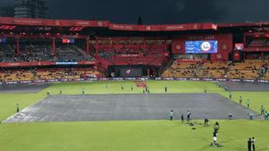 RCB vs KKR IPL 2025: What Is The Cut-Off Time For The Rain-Marred Match To Take Place?