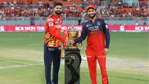 Who Won Yesterday IPL Match? PBKS vs RCB IPL 2025 Winner, Scorecard, MOTM, Playoff Matches