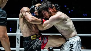 ONE Friday Fights 110: Worapon Grinds Out Musaev, Sen Dominates Komawut