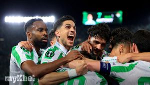 Real Betis Triumphs Over Fiorentina 2-1 In Conference League Semi-Final First Leg