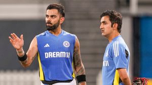 Virat Kohli retired for rift with Gautam Gambhir, Refused to play under India coach's Mercy? Shocking Report claims Retirement Reason!