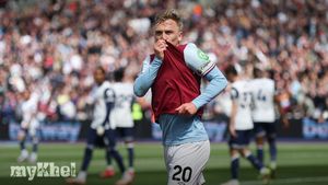 West Ham United And Tottenham Hotspur Draw 1-1 In Competitive London Derby