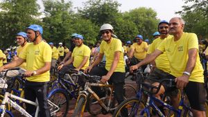 Piyush Jain, Sunita Godara Lead 'Fit India Sundays on Cycle' as 15,000 Ride Nationwide on Father's Day
