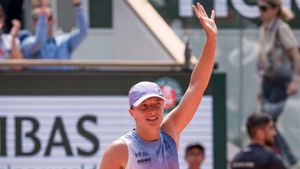 French Open: Swiatek looking for a repeat of Madrid heroics versus Sabalenka