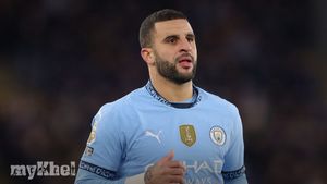 Kyle Walker Willing To Sacrifice Premier League Title For Tottenham Trophy