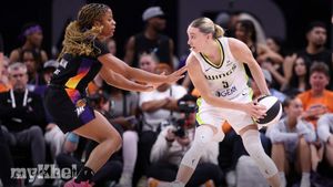 Paige Bueckers Achieves Career-High 35 Points Despite Wings' Defeat To Mercury