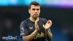 Seamus Coleman Extends Contract With Everton For Another Season Ahead Of Stadium Move