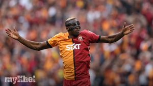 Rio Ferdinand Urges Manchester United To Prioritise Victor Osimhen Over Viktor Gyokeres