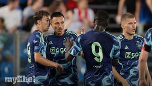 Ajax Dominates Celtic 5-1 As Berghuis Scores Twice In Como Cup Semi-Final