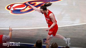 Caitlin Clark Encourages Indiana Fever To Use Dream Victory As A Foundation For Future Success