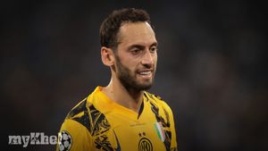 Calhanoglu Affirms Commitment To Inter Despite Transfer Rumours Linking Him To Galatasaray