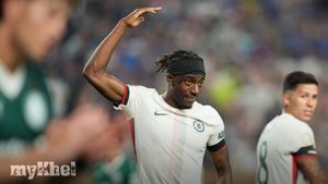 Chelsea Boss Enzo Maresca Stresses Importance Of Happy Players Amid Noni Madueke Transfer Rumours