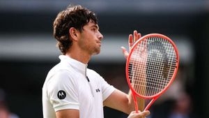 Wimbledon: Fritz marches on after outlasting Davidovich Fokina