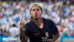 United States Triumphs Over Guatemala 2-1 As Diego Luna Scores Twice For Gold Cup Final Berth