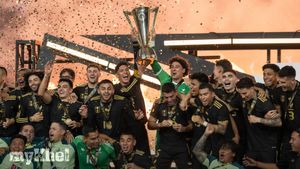 Mexico Comes From Behind To Defeat United States 2-1 In Gold Cup Final