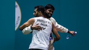 China Open 2025: HS Prannoy Saves 5 Match Points in Epic Comeback Win; Lakshya Bows Out 