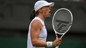 Wimbledon: Swiatek books last 16 spot as Krejcikova's title defence ends