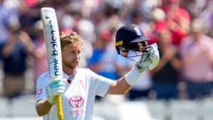 Joe Root Reigns at Lord's With 8th Century: List of English And Overseas Batters with Most Test Hundreds at the Home of Cricket