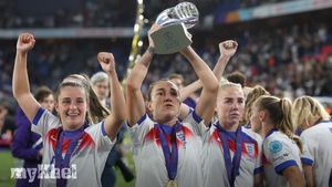 Lucy Bronze Recognised As England's Best Player Since Kelly Smith By Faye White