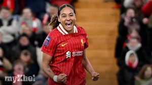 Olivia Smith Joins Arsenal In Historic £1m Transfer From Liverpool