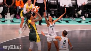 Storm Dominates Third Quarter To Secure Victory Over Liberty In WNBA Match