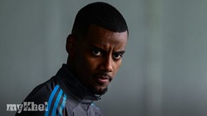Eddie Howe Remains Optimistic About Alexander Isak's Future With Newcastle United Amid Transfer Talks