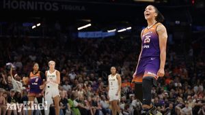 Alyssa Thomas Makes WNBA History With Third Consecutive Triple-Double In Mercury's Win