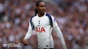 Djed Spence Signs New Long-Term Contract With Tottenham Hotspur Following Successful Season
