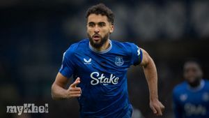 Dominic Calvert-Lewin Signs With Leeds United And Could Debut Against Everton