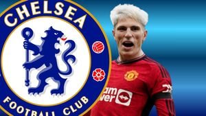 How much money will Alejandro Garnacho earn as Salary after joining Chelsea from Man United?