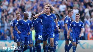 Leicester City Triumphs 2-1 Against Sheffield Wednesday In Cifuentes' Managerial Debut