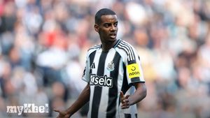 Carragher Questions Liverpool's Pursuit Of Alexander Isak Amidst Significant Summer Spending