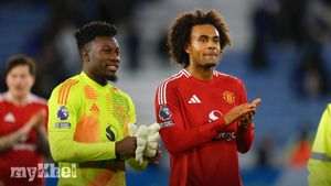 Manchester United Welcomes Back Onana And Zirkzee For Premier League Opener Against Arsenal