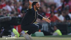Amorim Calls On Manchester United To Maintain High Performance Levels Following Arsenal Defeat