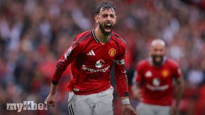 Manchester United Triumphs Over Burnley 3-2 With Late Penalty From Bruno Fernandes