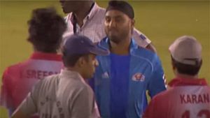 Harbhajan Singh–Sreesanth Real Slapgate Footage REVEALED After 18 Years: WATCH Viral Video