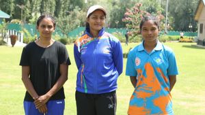 Khelo India Water Sports 2025: MP Girls Eye Gold at Iconic Dal Lake After Silver Glory in China
