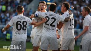 Napoli Defeats Sassuolo 2-0 As McTominay And De Bruyne Lead The Charge In Serie A Opener