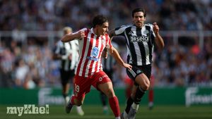 Atletico Madrid Triumphs Over Newcastle United With Goals From Alvarez And Griezmann