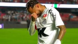 Neymar leaves pitch in Tears after Biggest Defeat of his Career, Video goes Viral