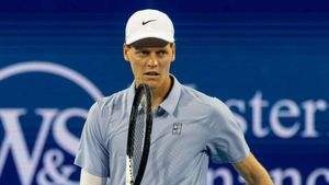 Sinner navigates 'difficult day at the office' in Cincinnati