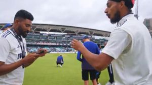 IND vs ENG: Viral Video! Mohammed Siraj, Arshdeep Singh hilarious chat after Oval Test on 'Pressure, What Pressure?'
